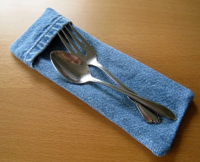 Travel cutlery holder